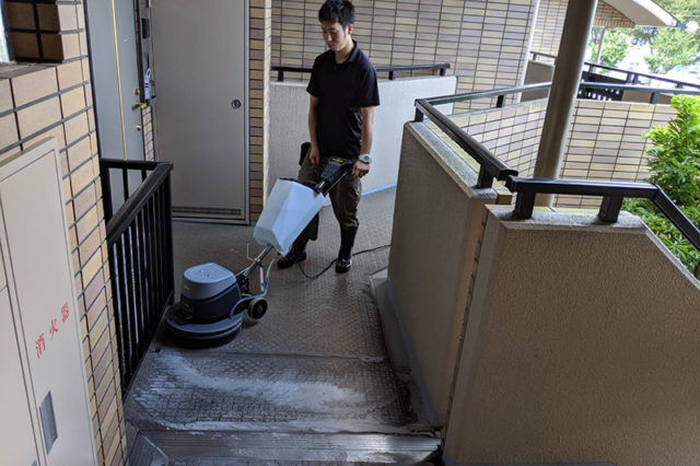 service_13-640x426